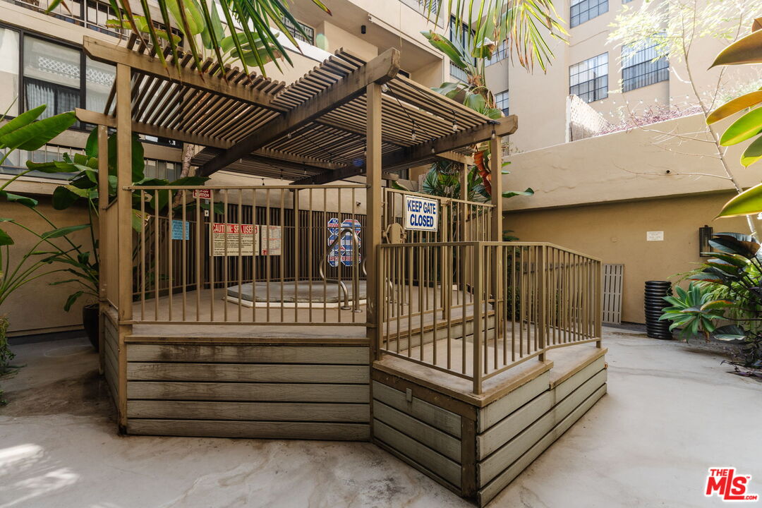 750 N Kings Rd Unit: 315