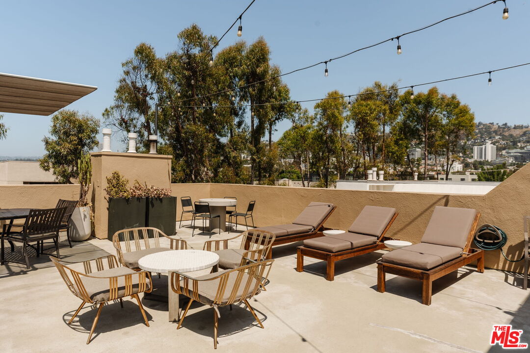 750 N Kings Rd Unit: 315