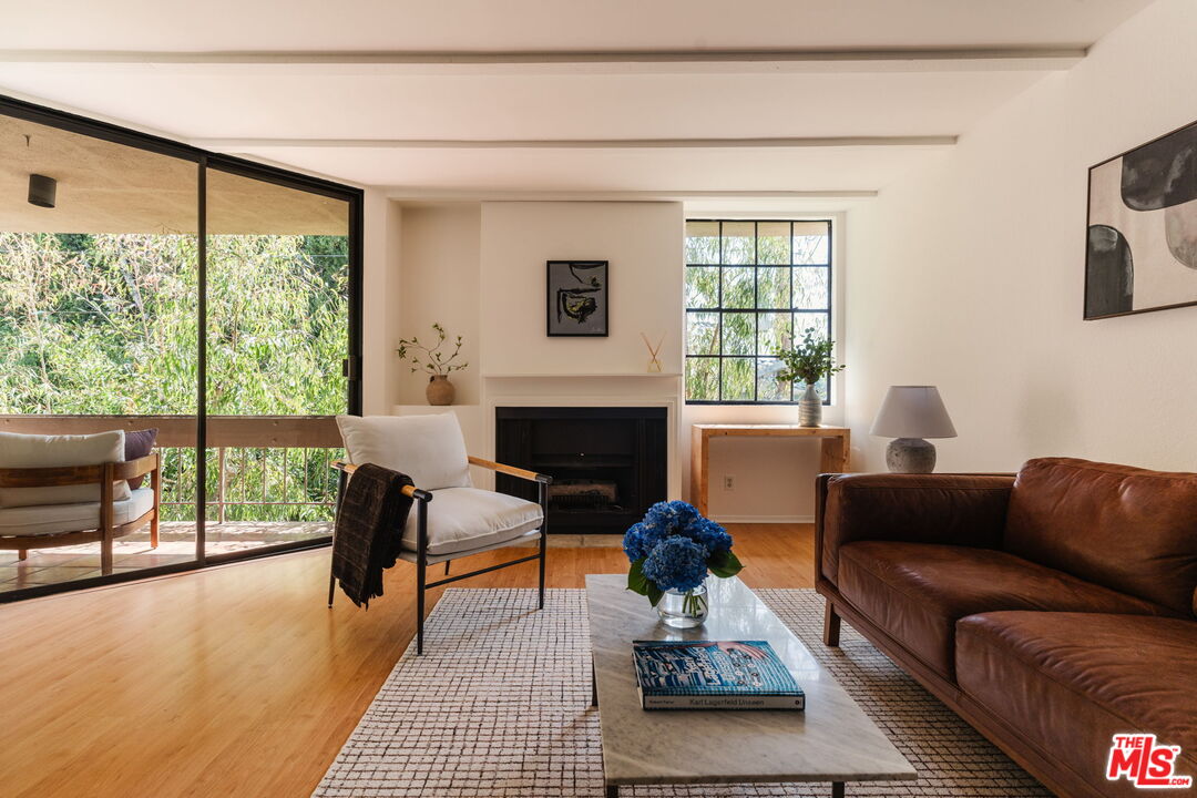 750 N Kings Rd Unit: 315