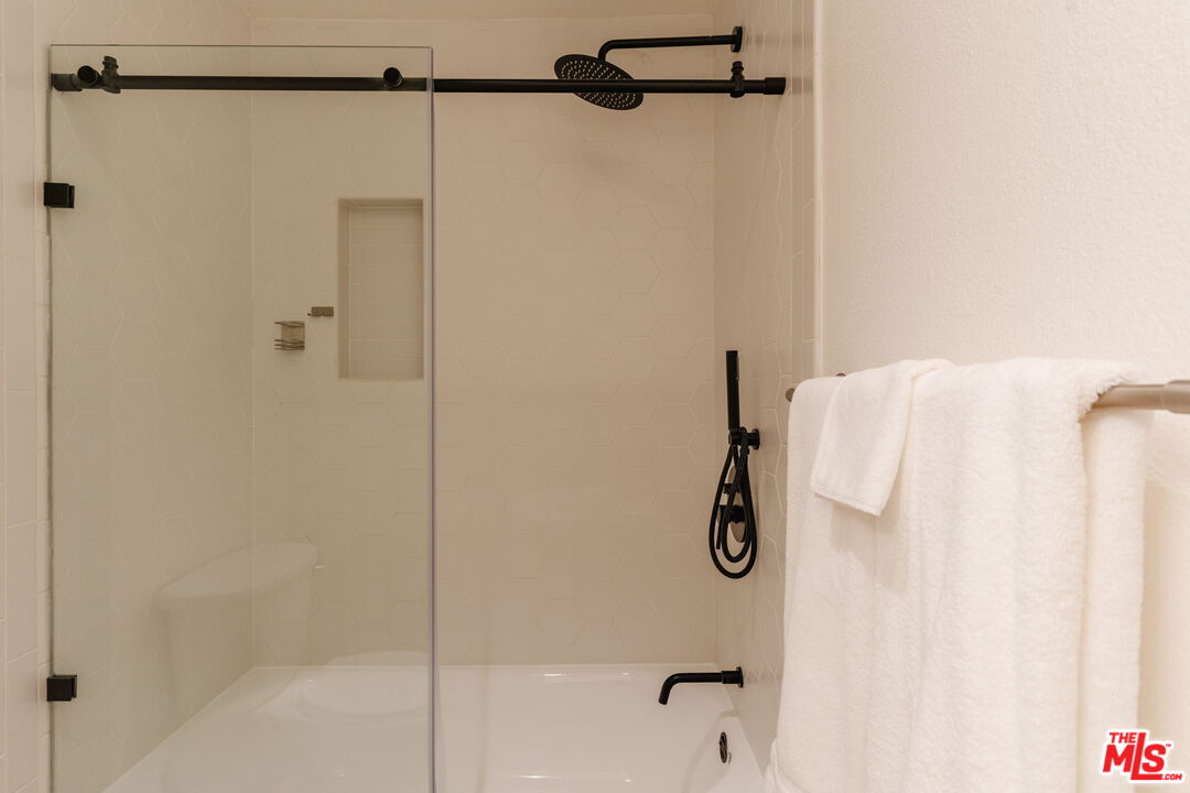 750 N Kings Rd Unit: 315