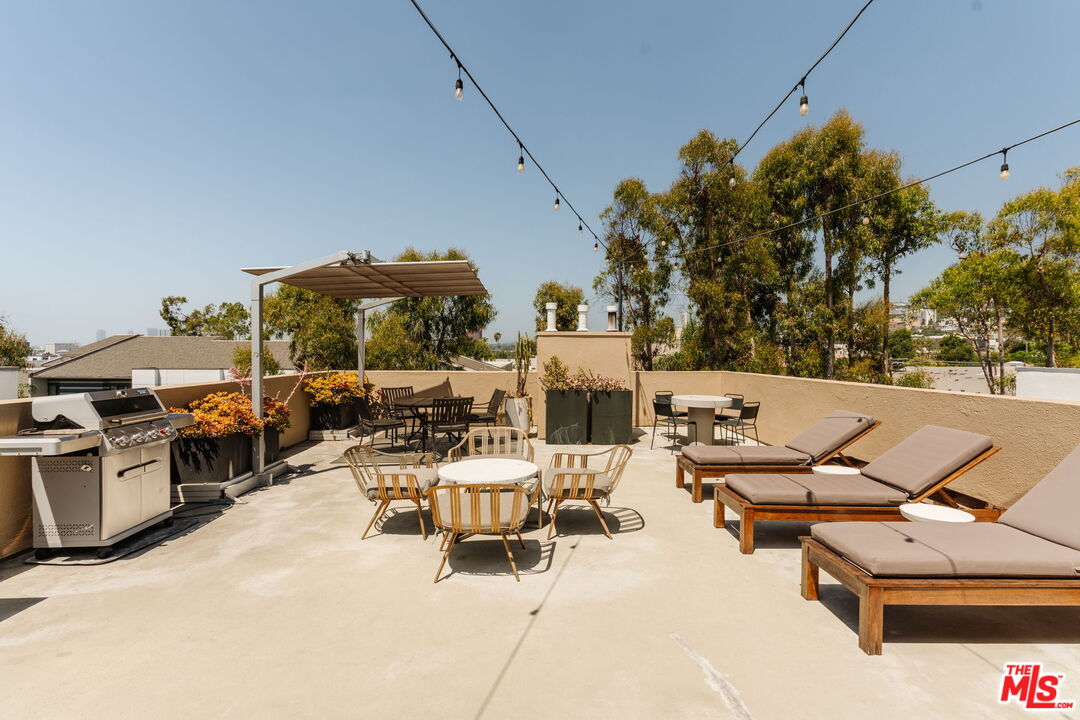 750 N Kings Rd Unit: 315