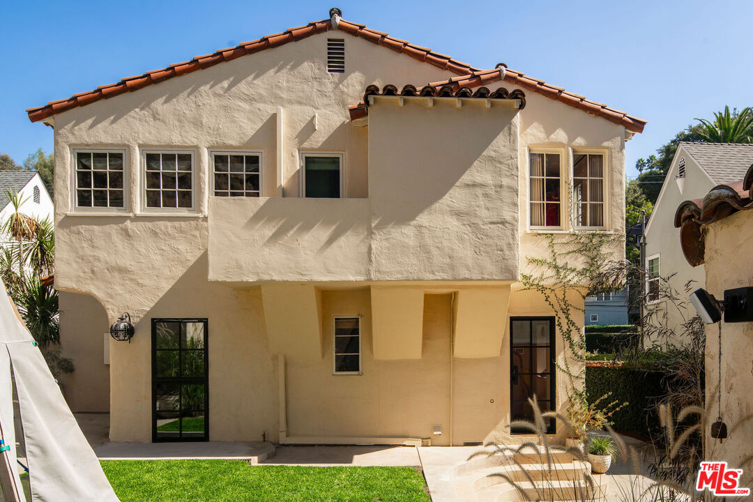 2351 Canyon Dr
