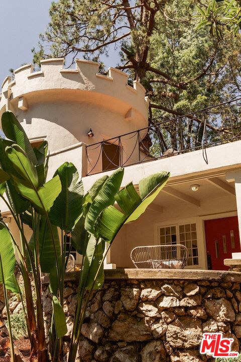 8337 Lookout Mountain Ave