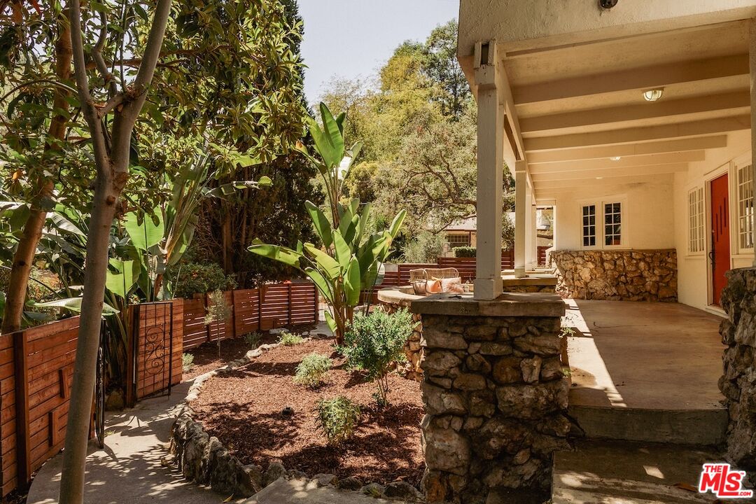 8337 Lookout Mountain Ave