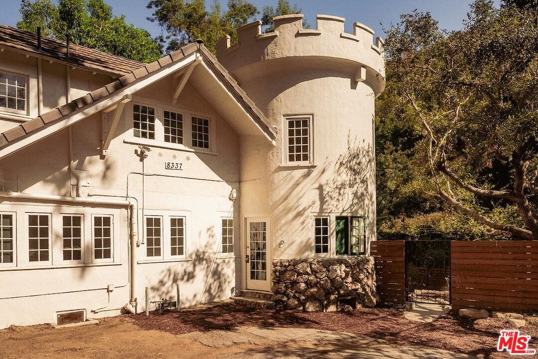 8337 Lookout Mountain Ave