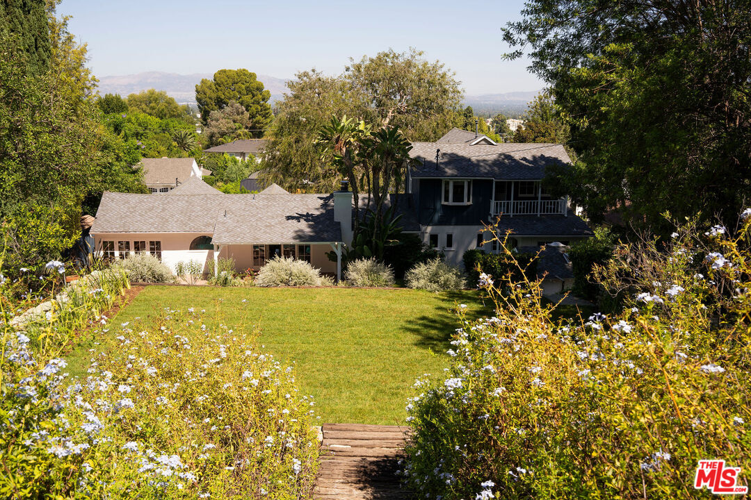 17942 Karen Dr