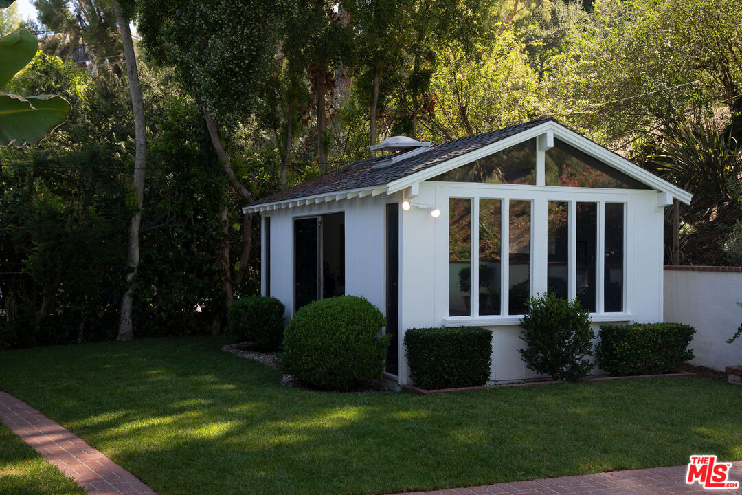 17942 Karen Dr