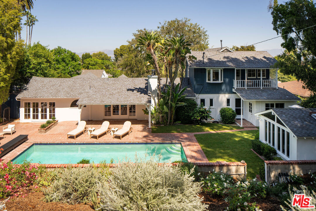 17942 Karen Dr