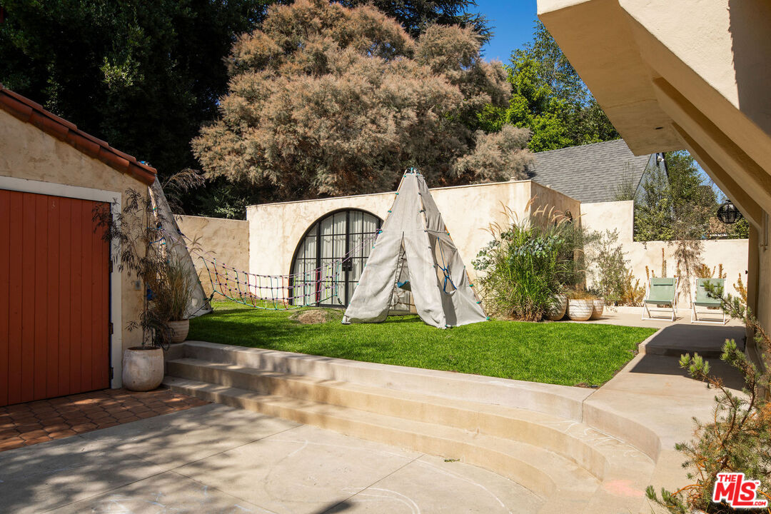 2351 Canyon Dr