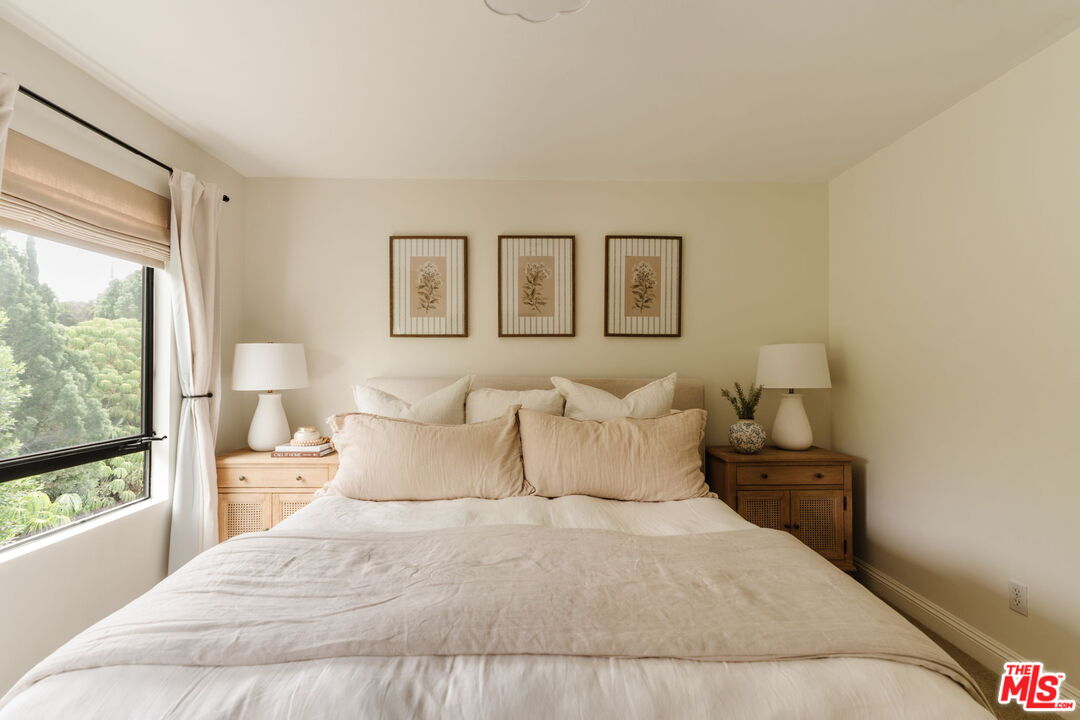 14322 Dickens St Unit: 4