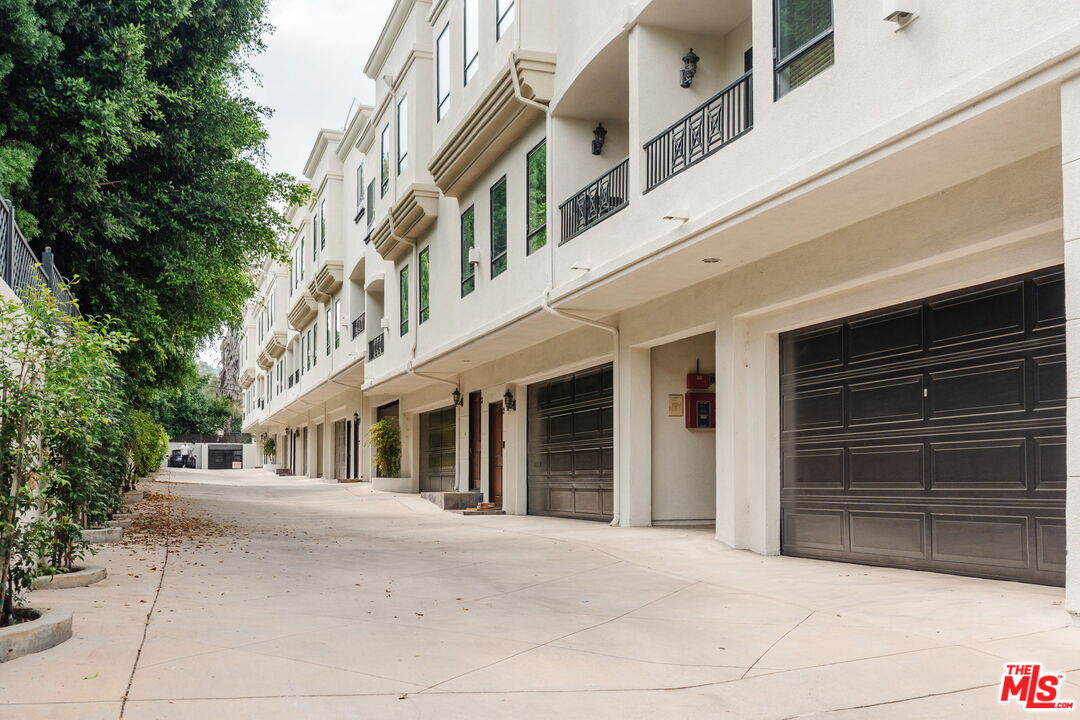 14322 Dickens St Unit: 4
