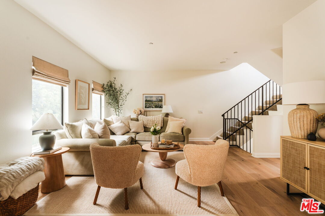 14322 Dickens St Unit: 4