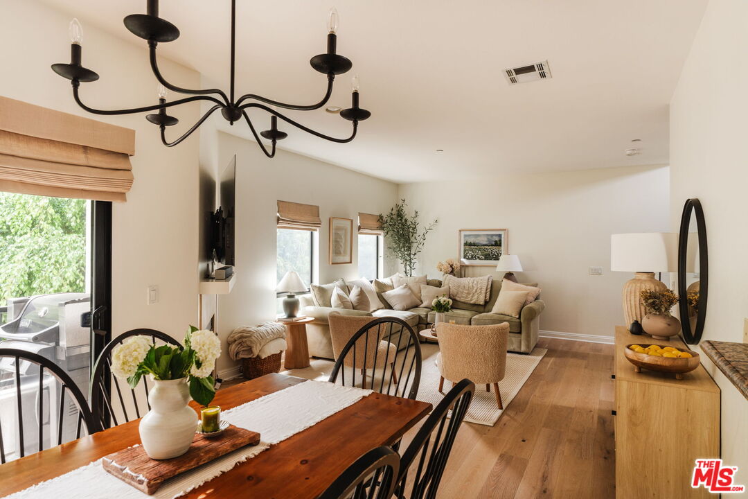 14322 Dickens St Unit: 4