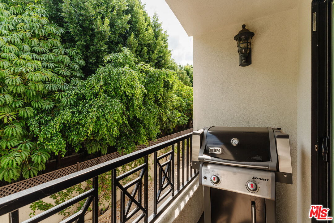 14322 Dickens St Unit: 4