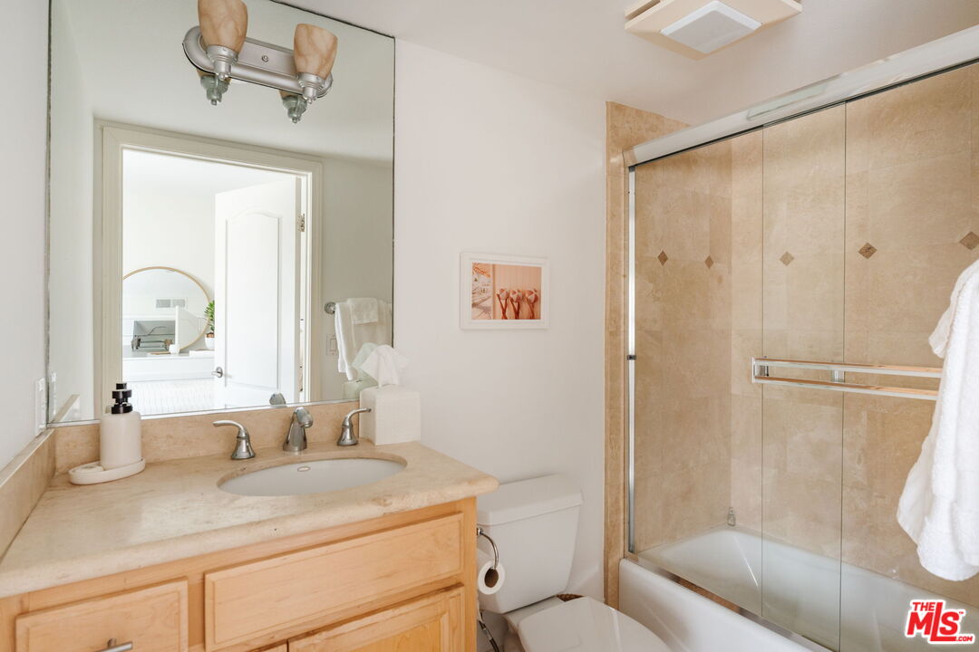 14322 Dickens St Unit: 4