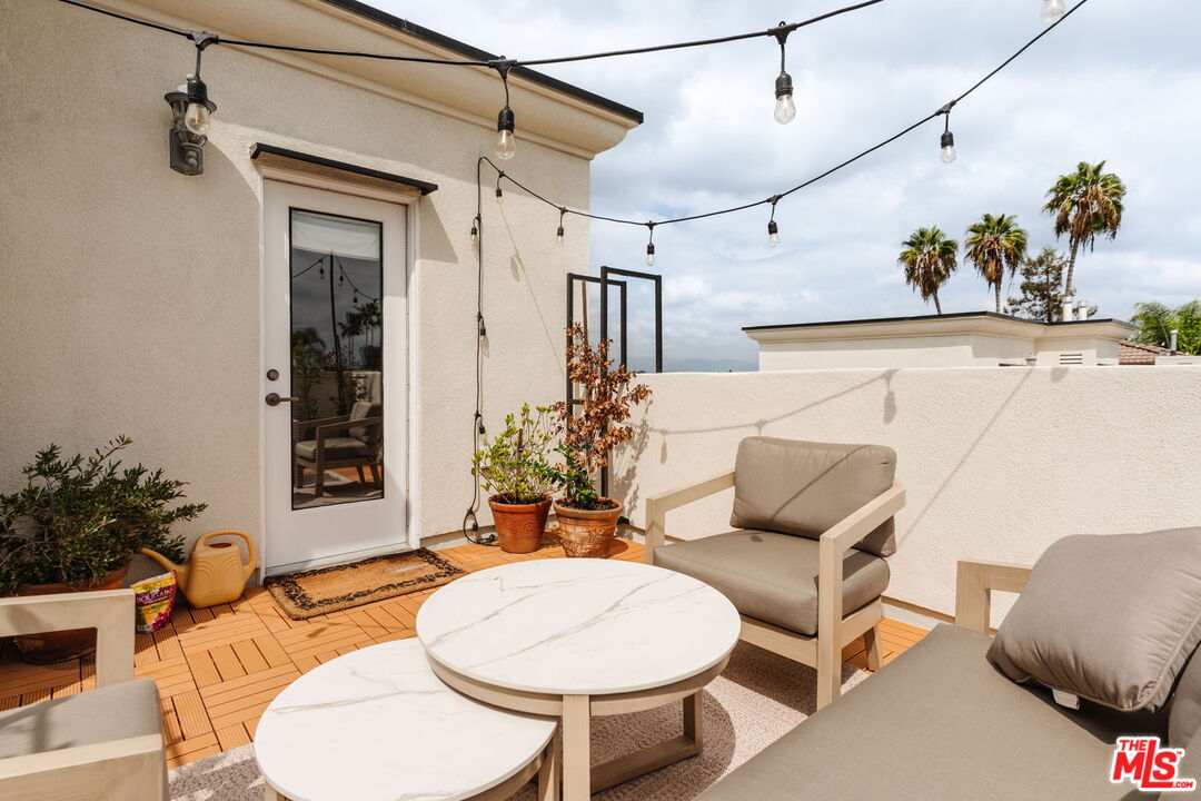 14322 Dickens St Unit: 4