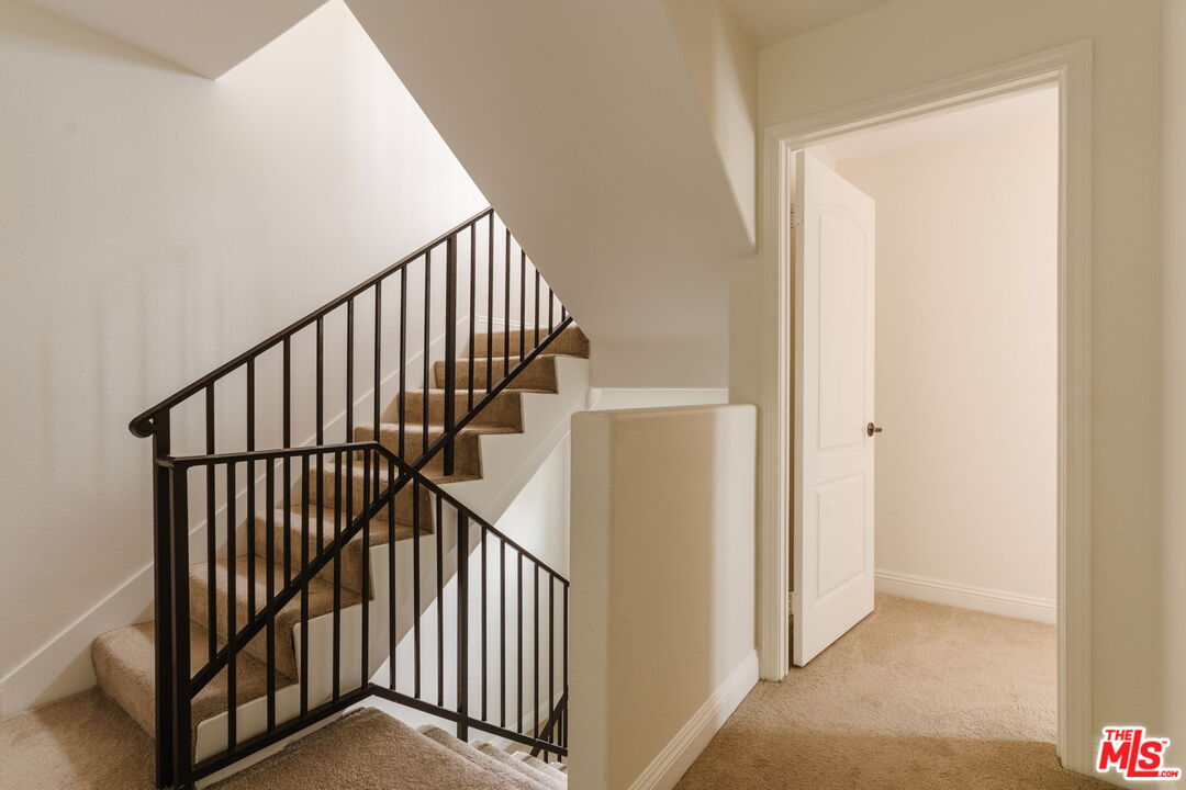 14322 Dickens St Unit: 4