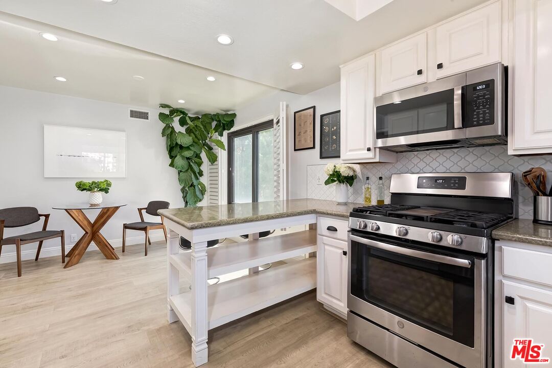 935 Main St Unit: 206