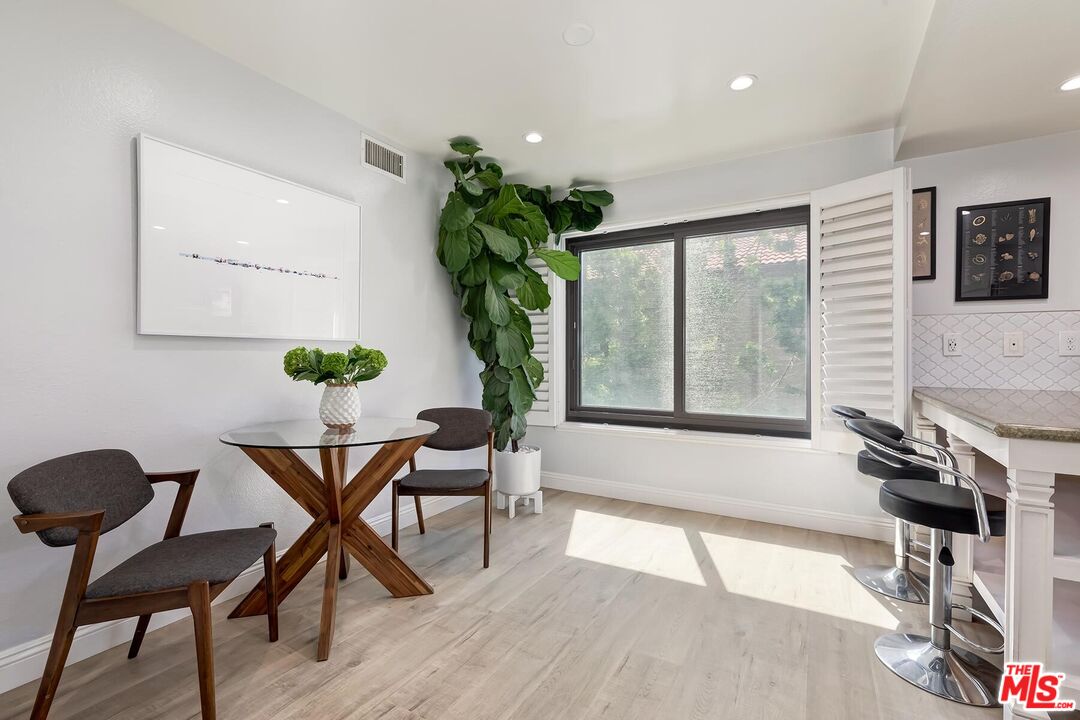 935 Main St Unit: 206