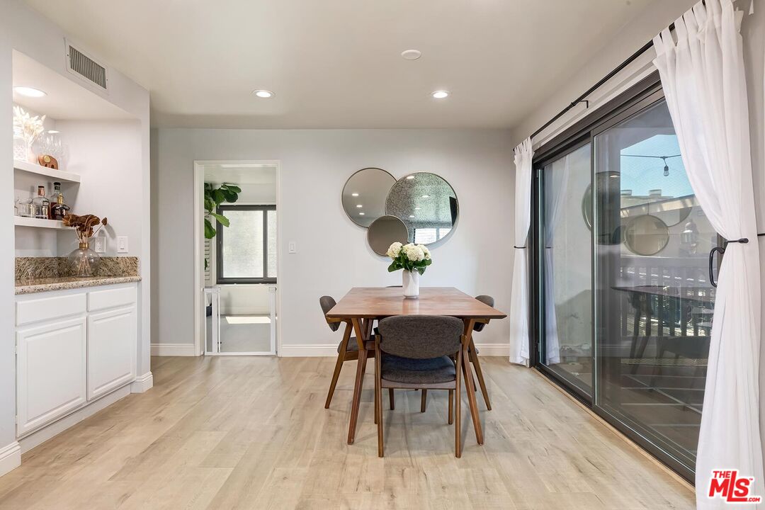 935 Main St Unit: 206