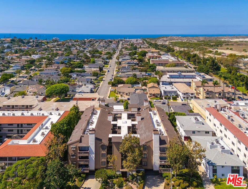 935 Main St Unit: 206