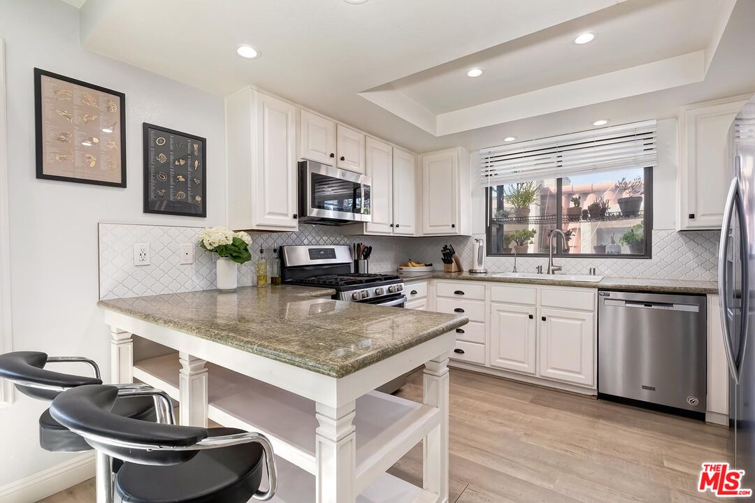 935 Main St Unit: 206