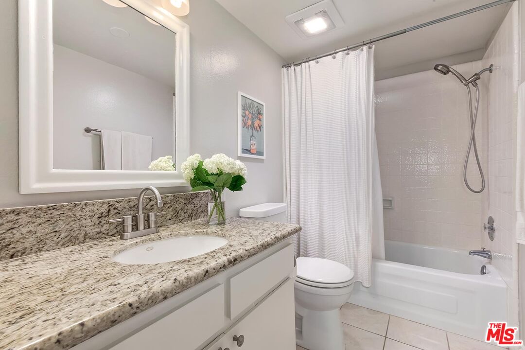 935 Main St Unit: 206