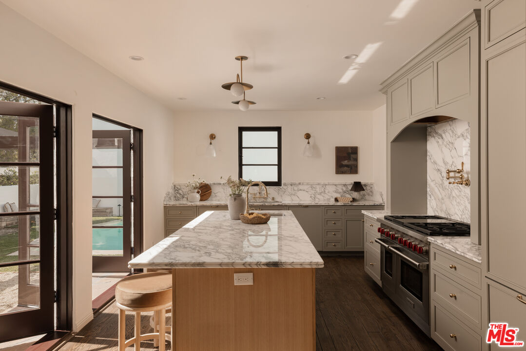 1641 N Ogden Dr
