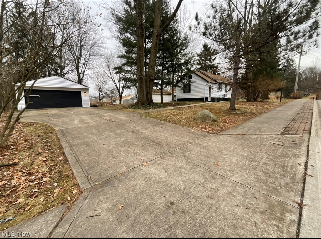 6303 Hillside