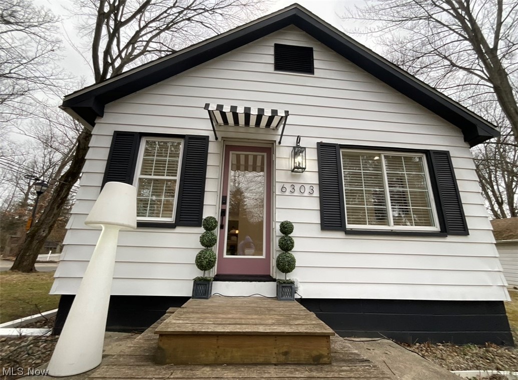 6303 Hillside