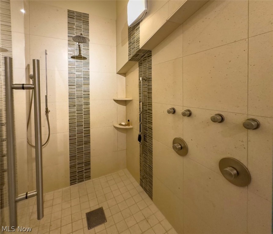 701 W Lakeside Avenue PH6