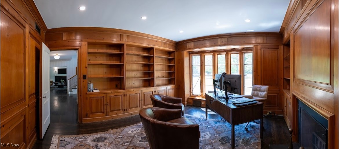 22099 Shaker Boulevard