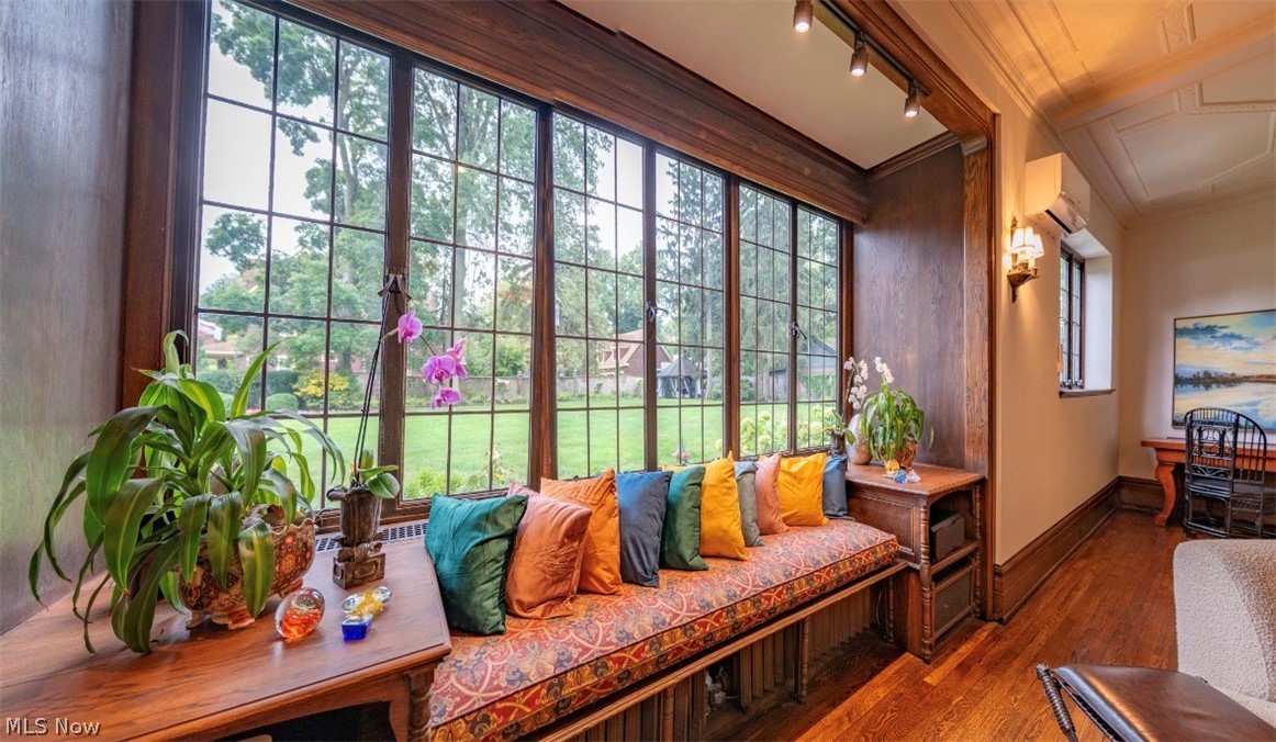 10494 Lake Shore Boulevard