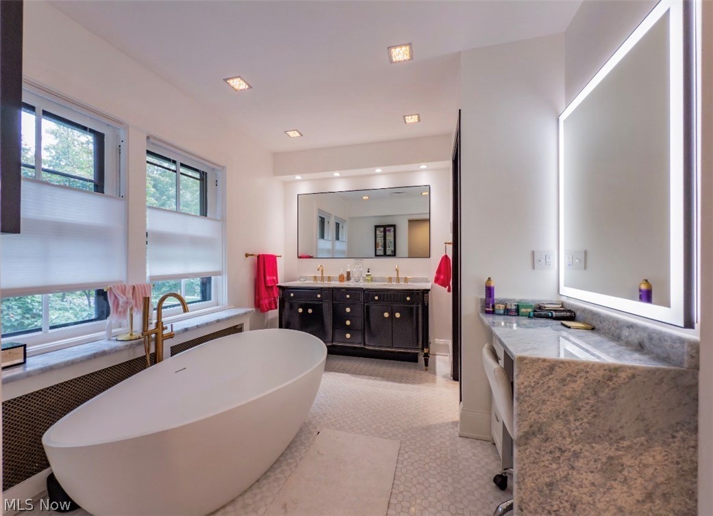 10494 Lake Shore Boulevard