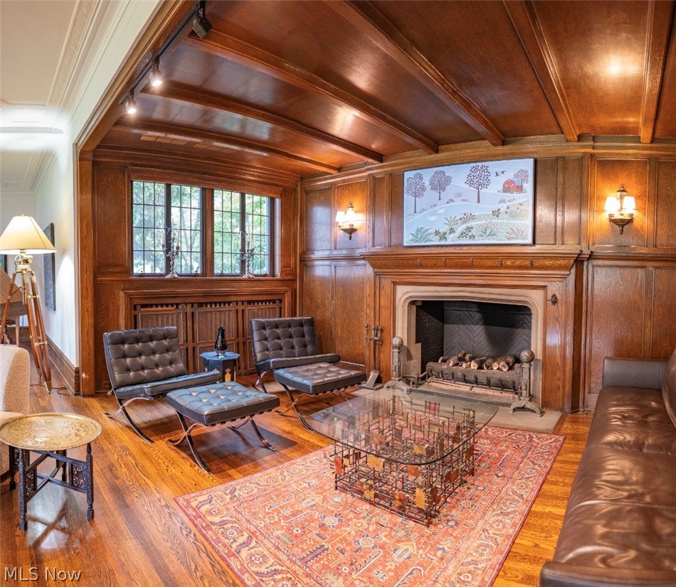 10494 Lake Shore Boulevard