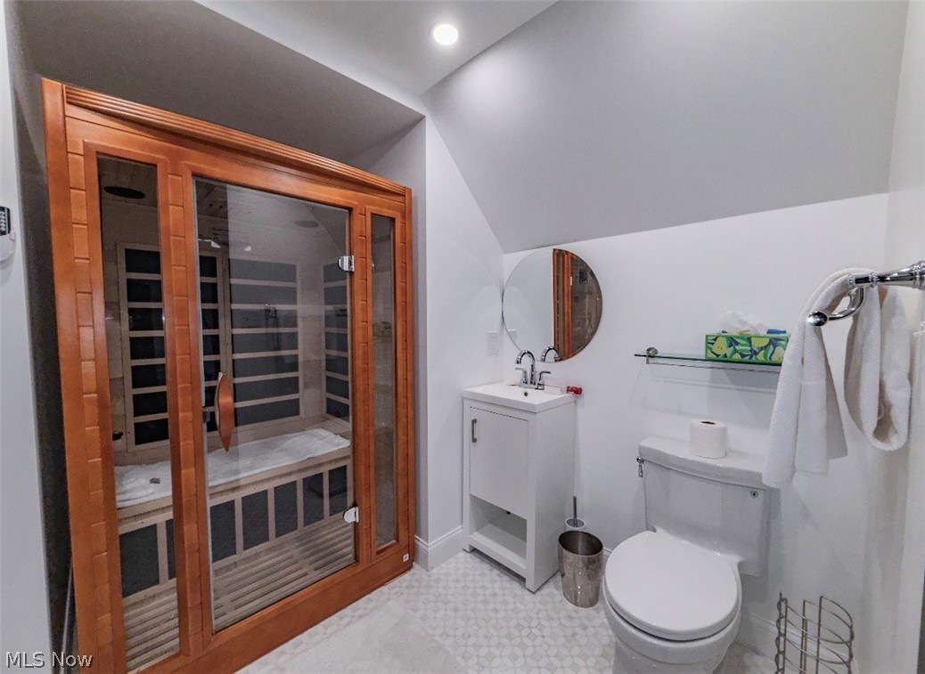 10494 Lake Shore Boulevard