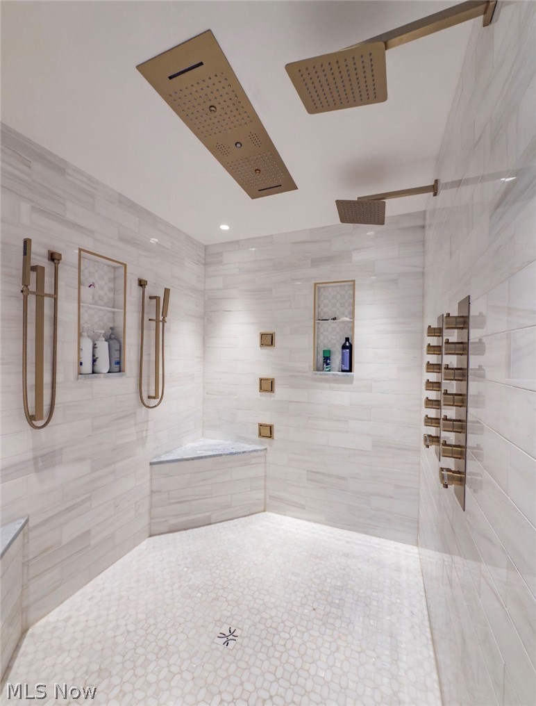 10494 Lake Shore Boulevard