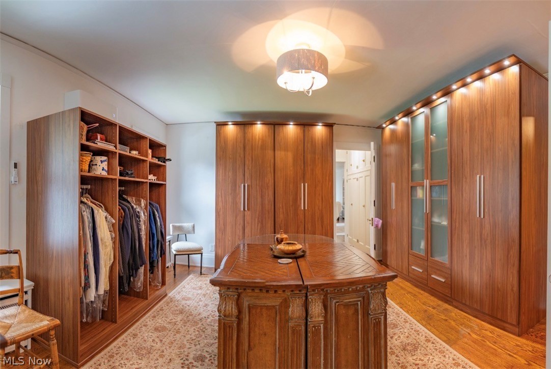 10494 Lake Shore Boulevard