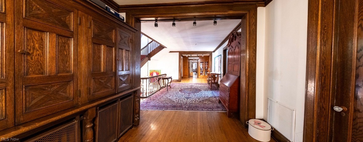 10494 Lake Shore Boulevard