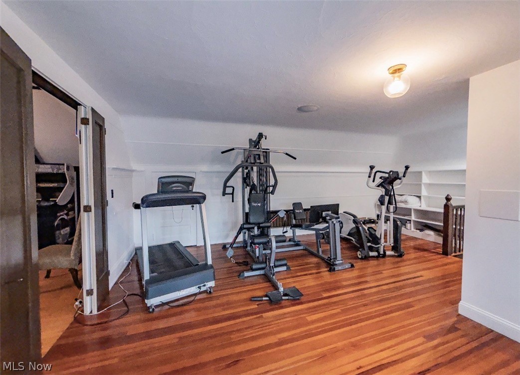 10494 Lake Shore Boulevard