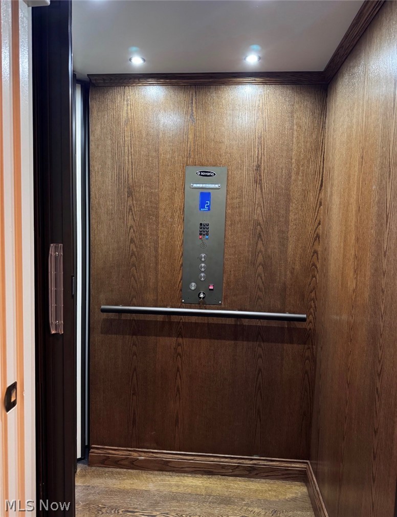 10494 Lake Shore Boulevard