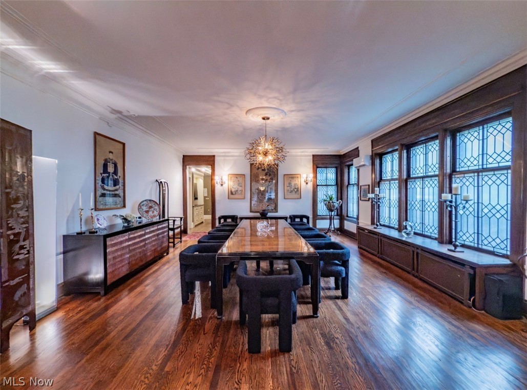 10494 Lake Shore Boulevard