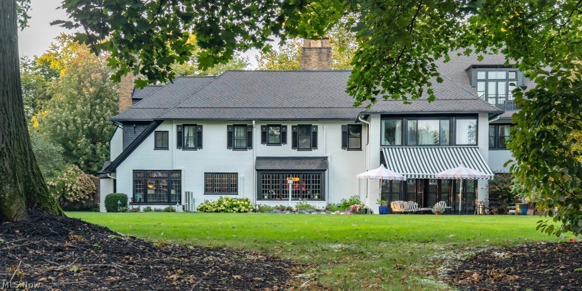 10494 Lake Shore Boulevard