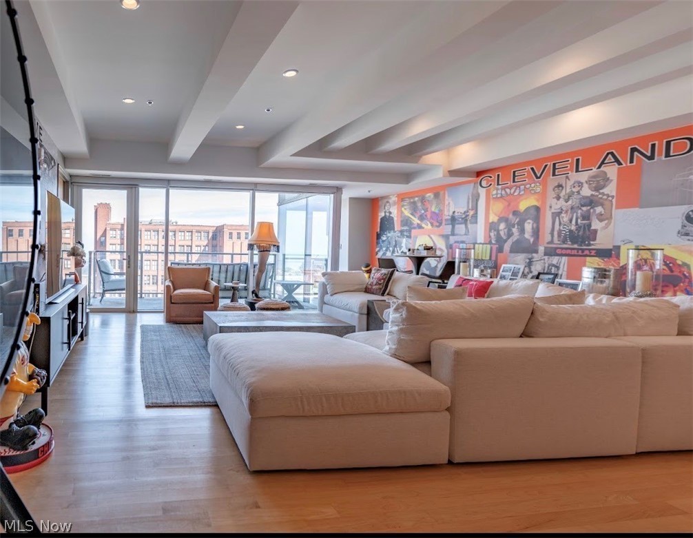 701 W Lakeside Avenue 503