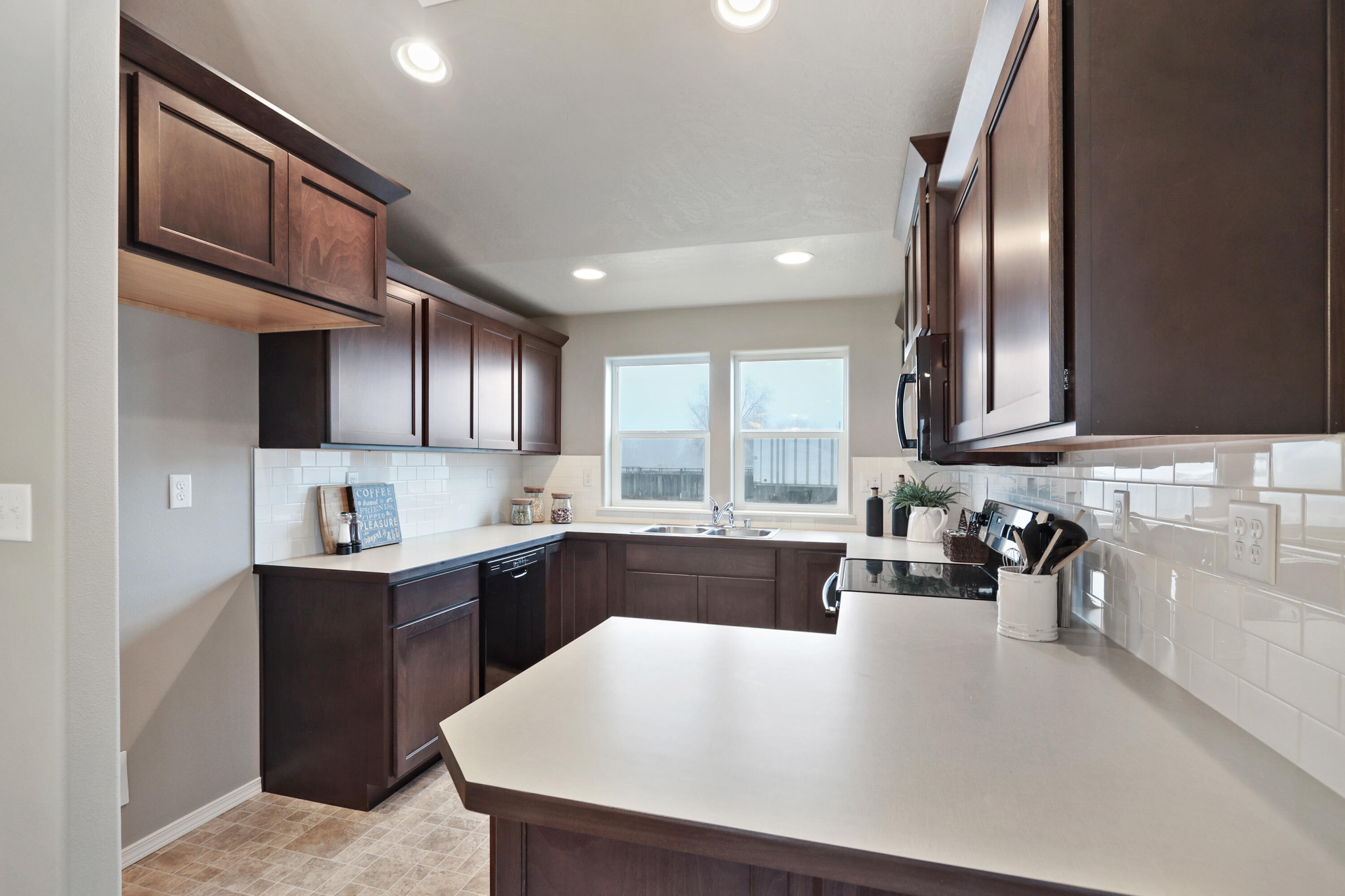3181 NW Dogwood Avenue Unit: 33