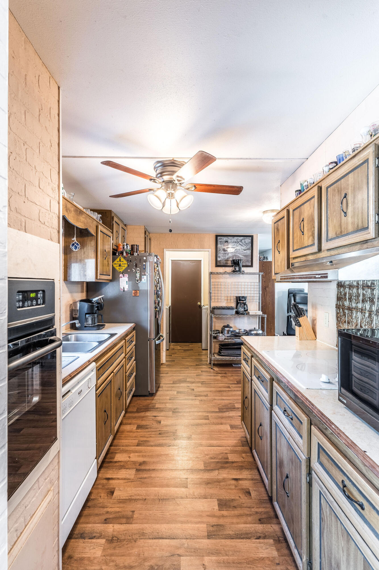 290 W Black Crater Avenue