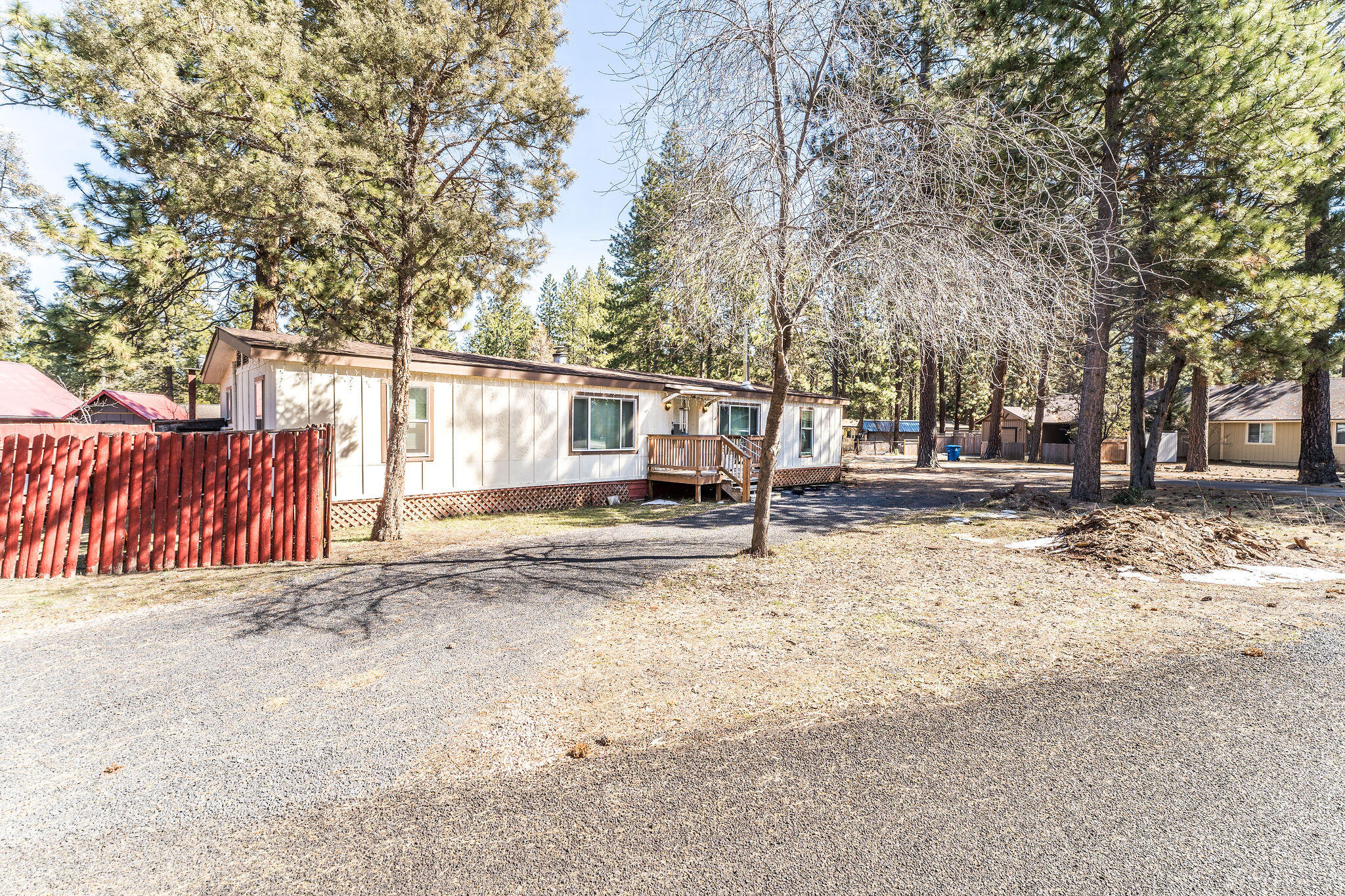 290 W Black Crater Avenue