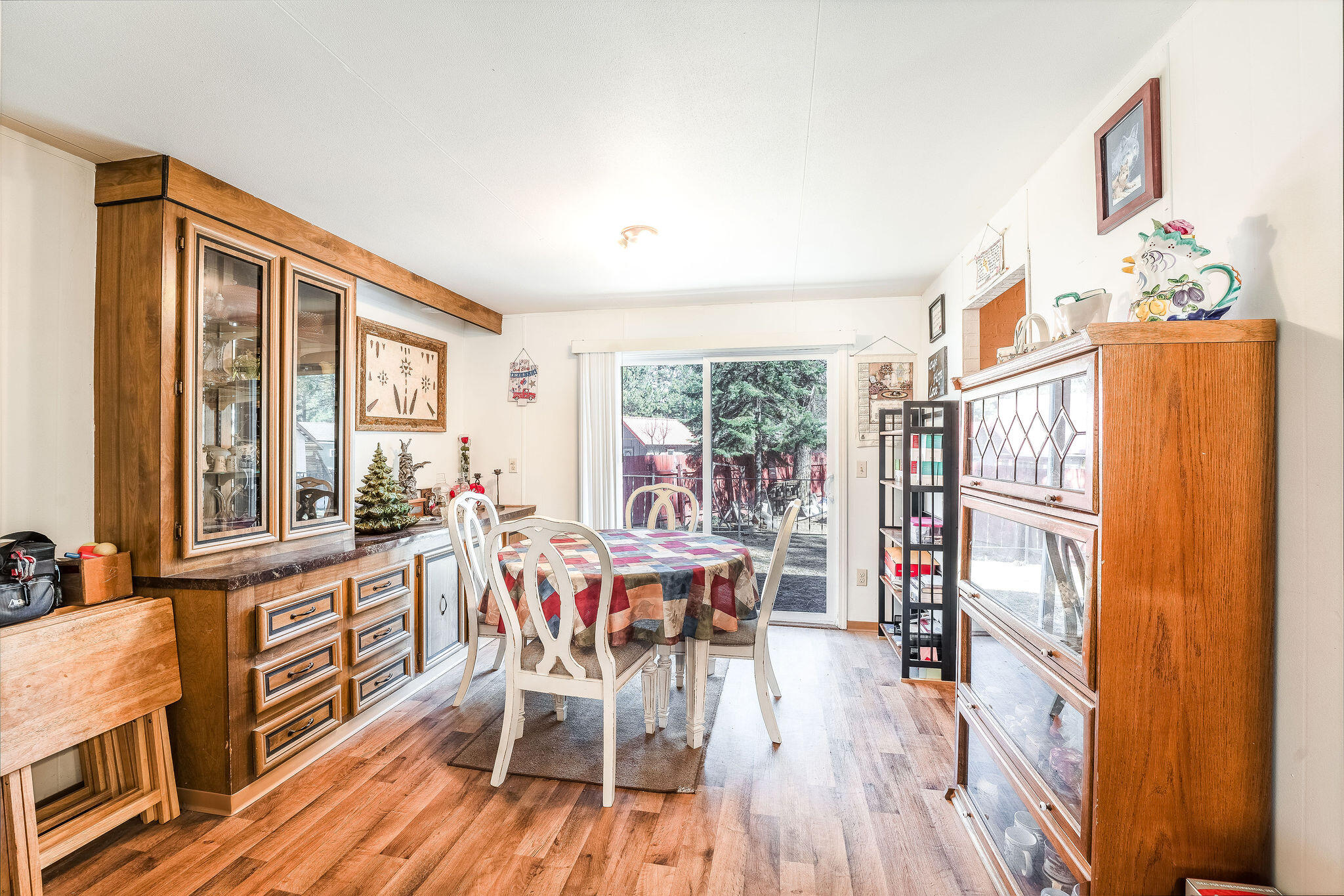 290 W Black Crater Avenue