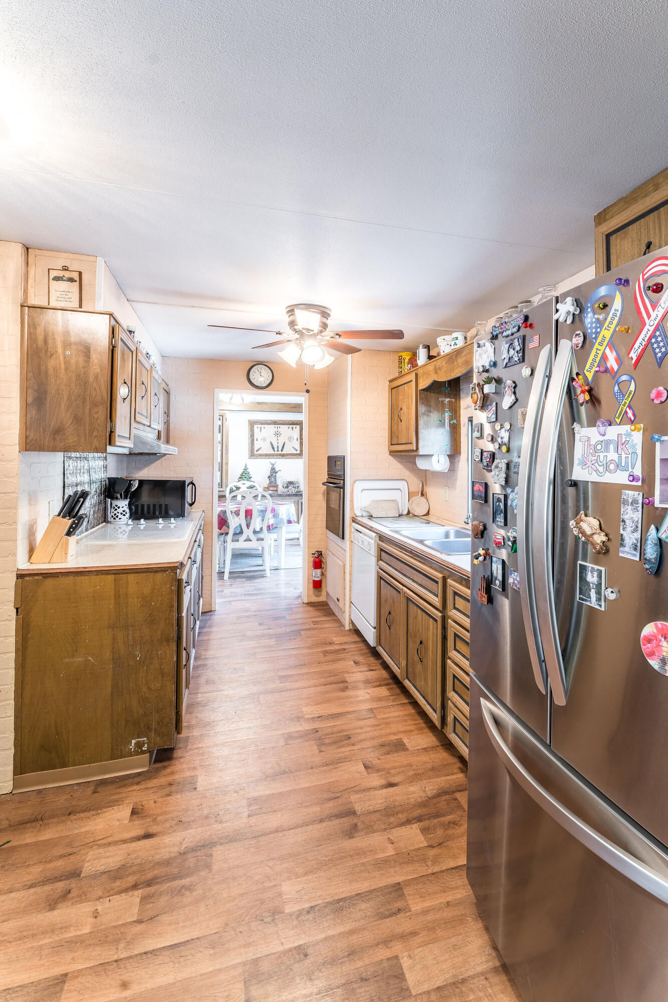 290 W Black Crater Avenue