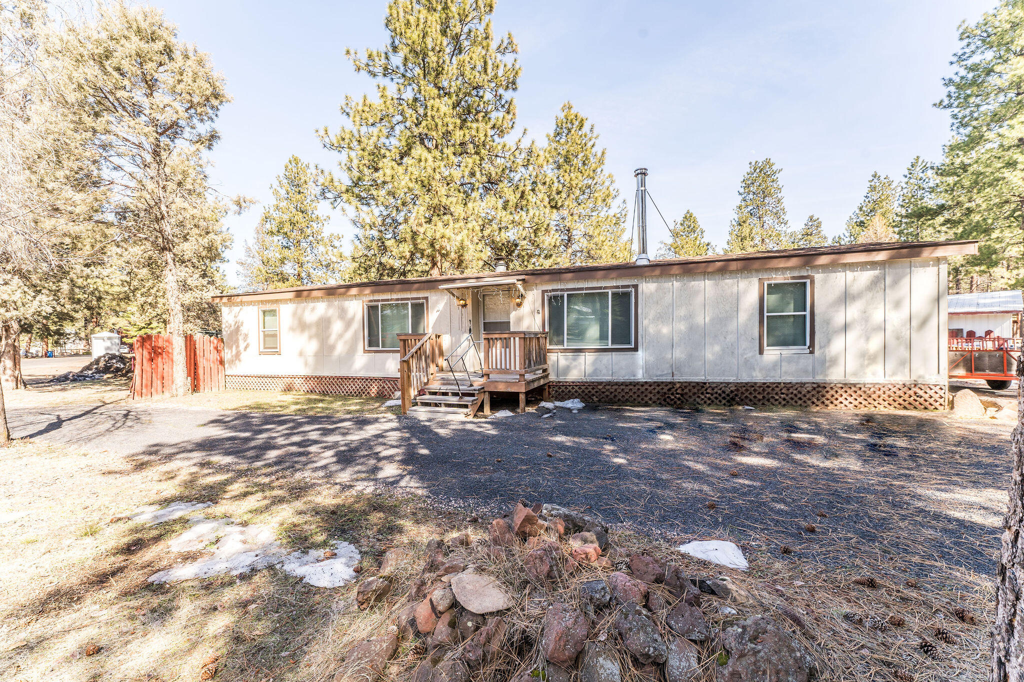290 W Black Crater Avenue